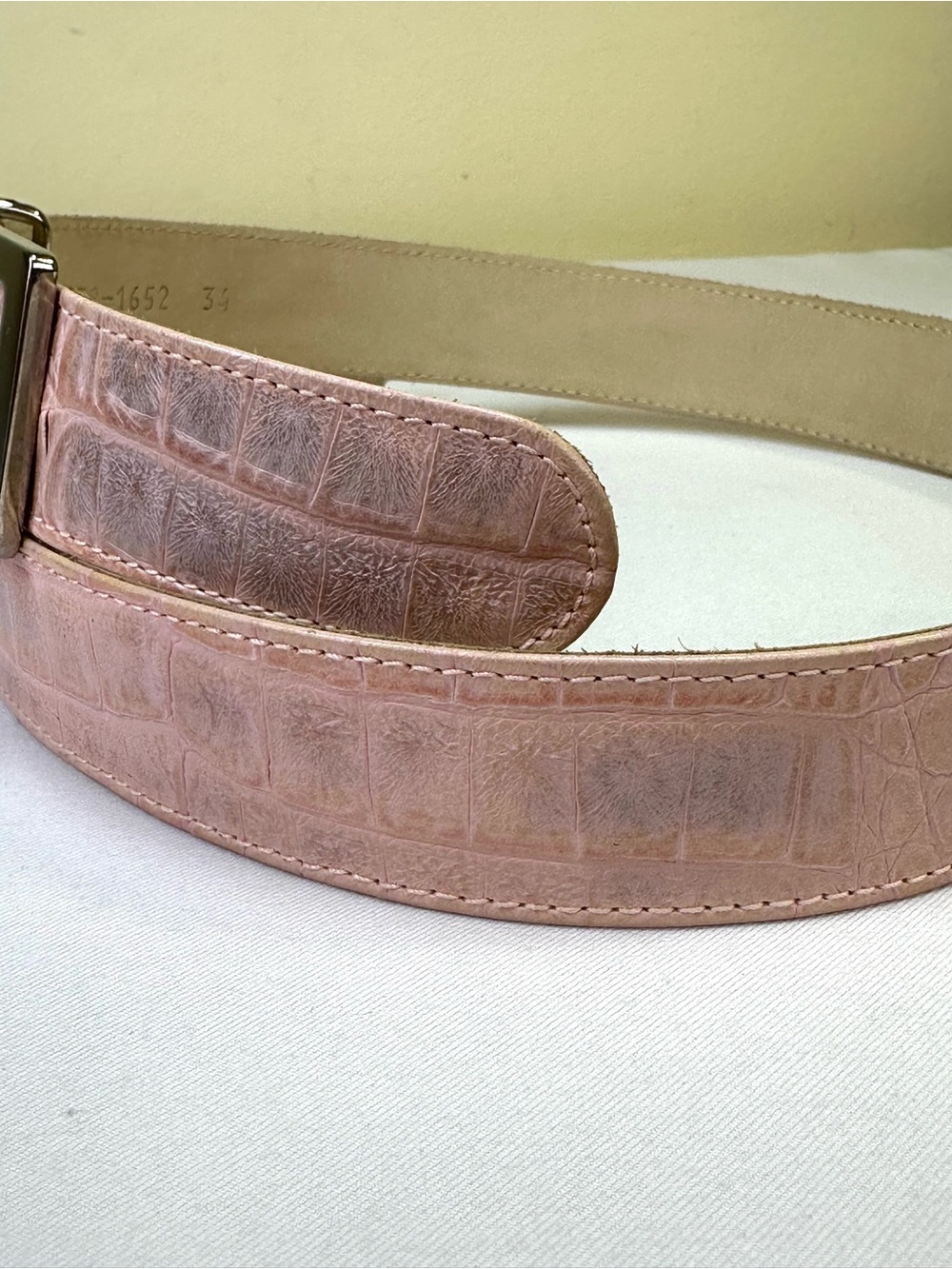 Escada Pink Croc Embossed Leather belt silvertone logo Italy 26-28” holes - Picture 4 of 9